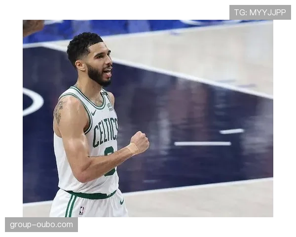 凯尔特人怀特三分爆发单节11分，角色球员突然发力打乱太阳部署